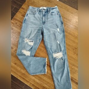 Hollister Curvy High Rise Mom Ripped Jeans Hollister Vintage Stretch Size 5R/27